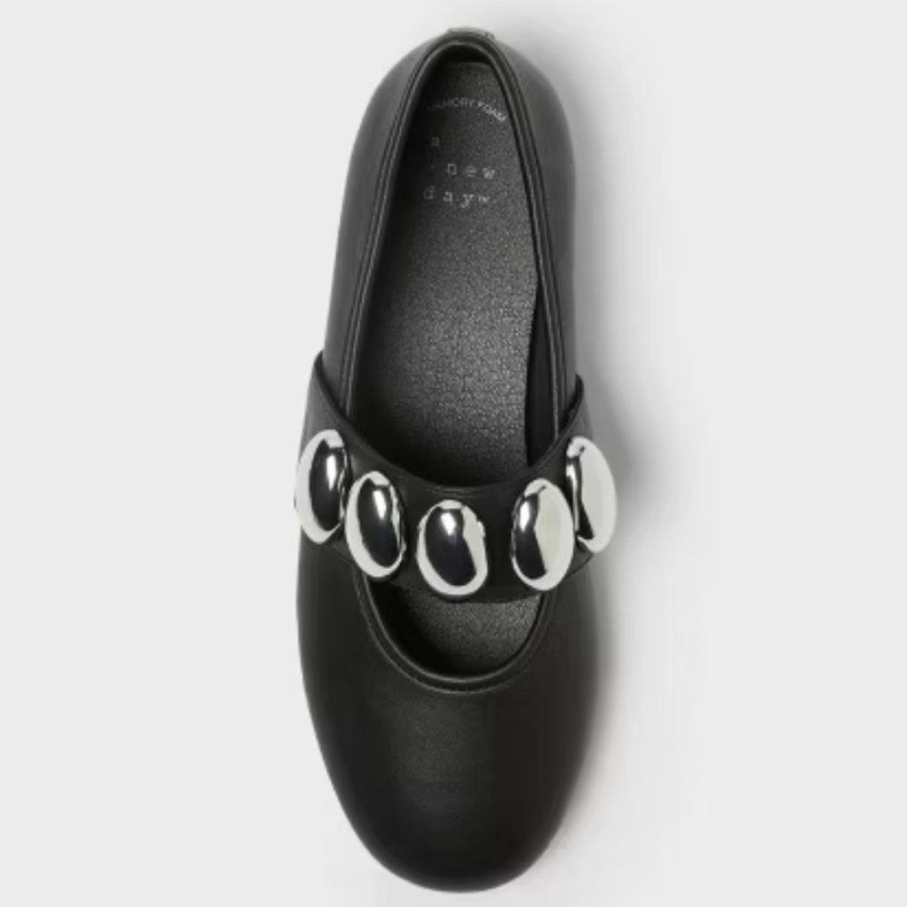 NWT Women’s Genevieve Oversized Dome Stud Mary Jane Flats with Memory Foam - Picture 7 of 9